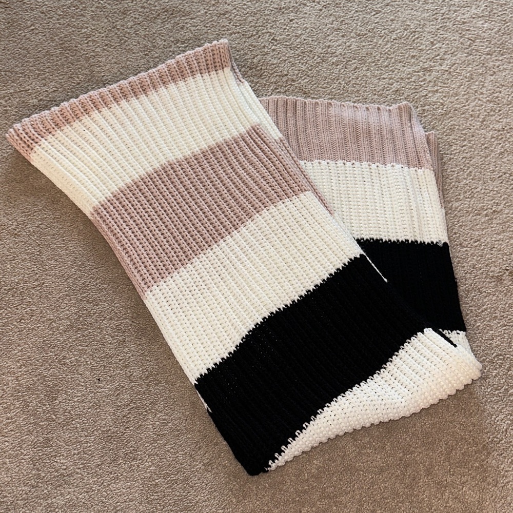 COMPLIMENTS Ribbed Knit Scarf in Blush, White & Black